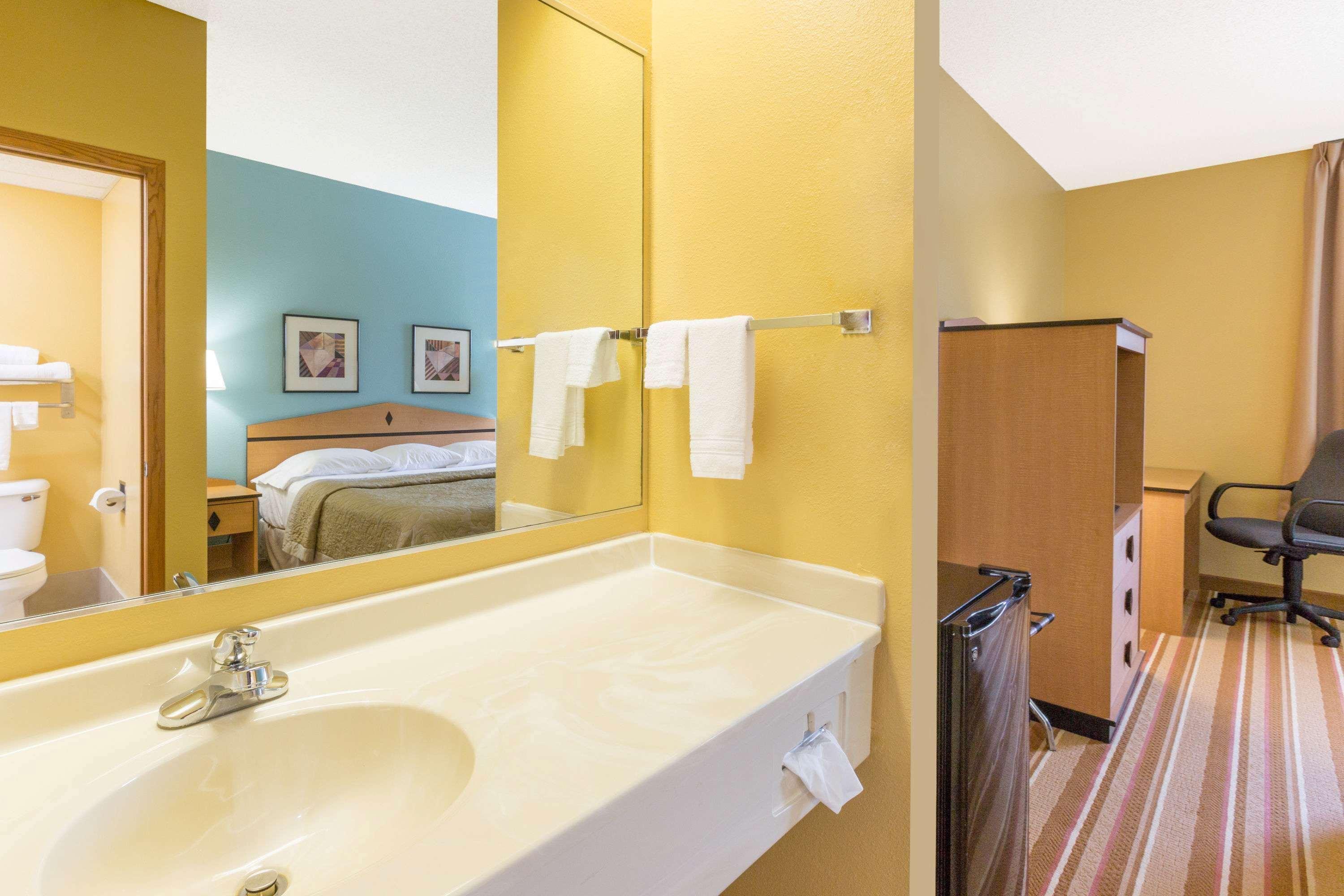 Super 8 By Wyndham Clarinda Motel Ngoại thất bức ảnh